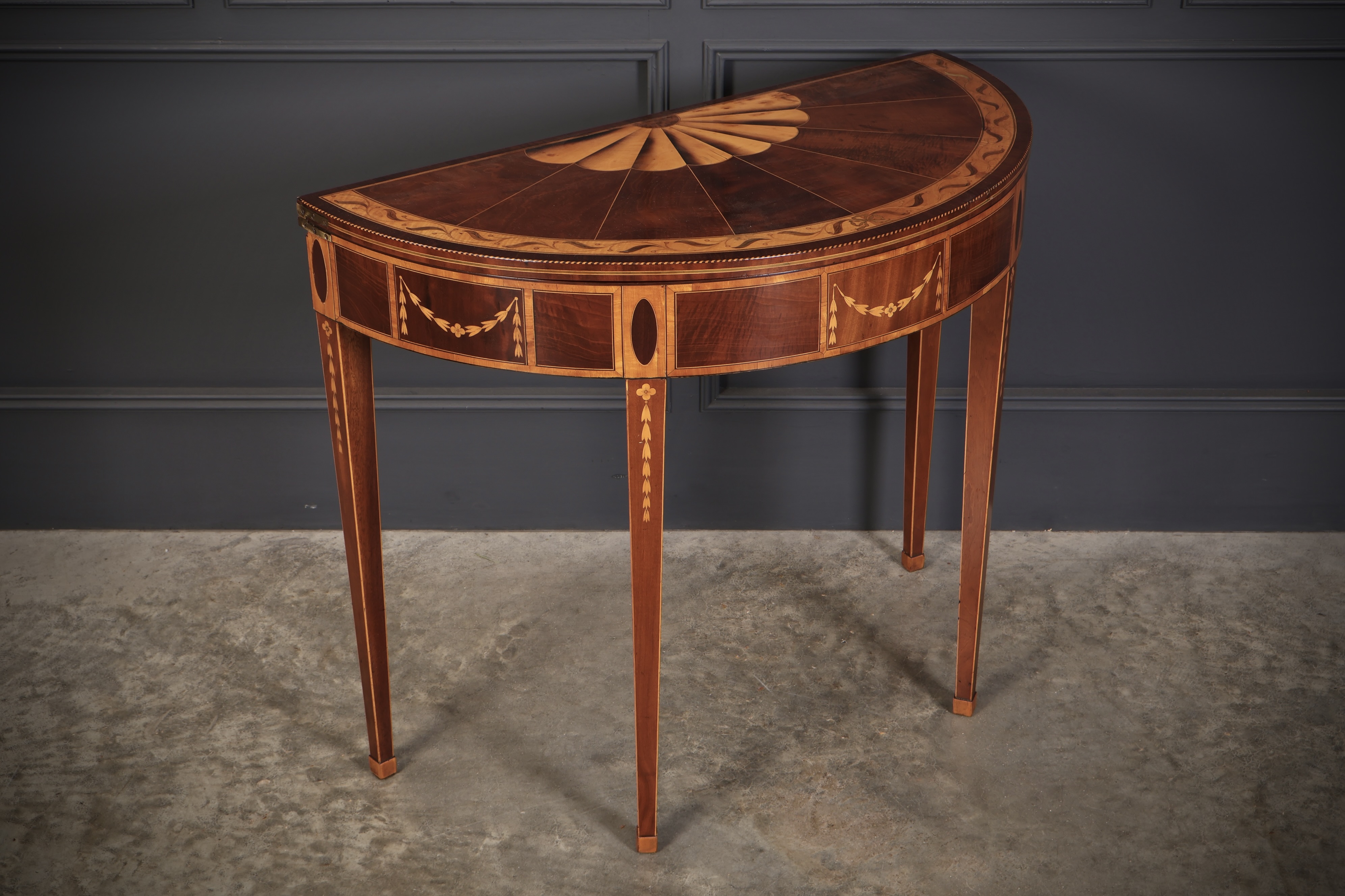 Rare 18th Century Marquetry Inlaid Tea Table 18th century Antique Furniture 3